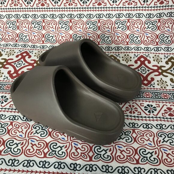yeezy slide 9.5